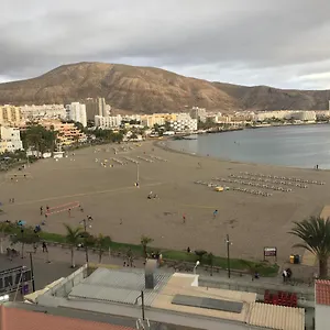 https://los-cristianos-center-apt.tenerifehoteles.net